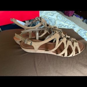 Carlos by Carlos Santana Kiara 2 Taupe 9M